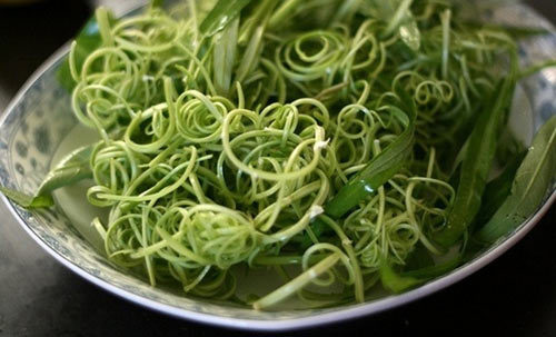 Rau muống chẻ ngâm phẩm màu công nghiệp