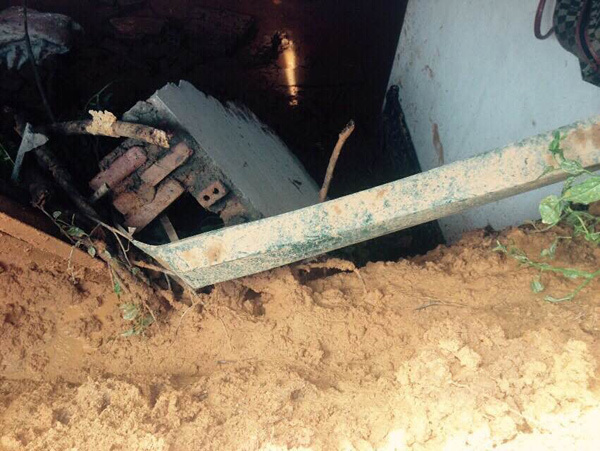 Lào Cai: Mưa lớn, lở đất đá đè 2 người thương vong