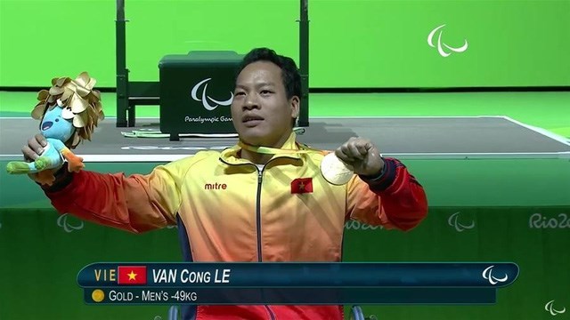 Thủ tướng gửi thư khen nhà vô địch Paralympic Lê Văn Công