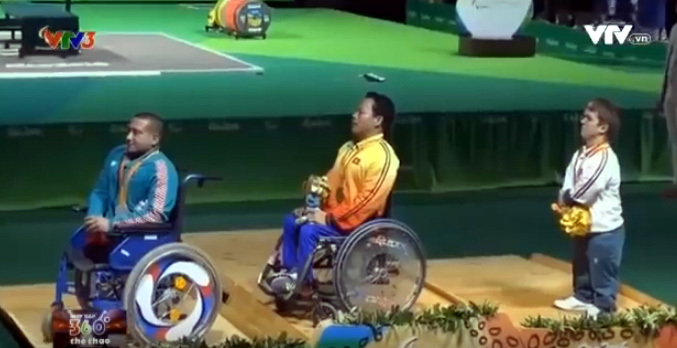 khoảnh khắc Quốc ca Việt Nam vang lên tại Paralympic