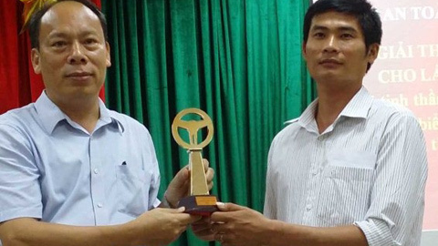 Tặng huân chương Dũng cảm cho tài xế dìu xe khách