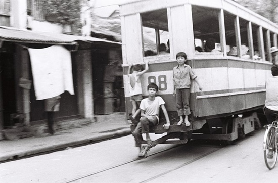 Chùm ảnh Hà Nội xưa của nghệ sĩ nhiếp ảnh gần 100 tuổi