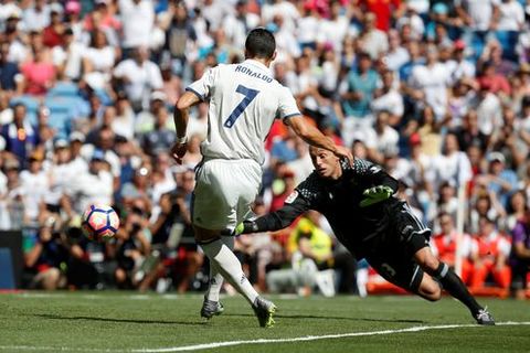Ronaldo ghi bàn