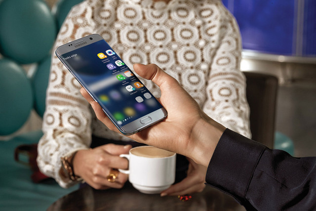 Samsung bị kiện vì Galaxy S7 Edge phát nổ trong túi quần