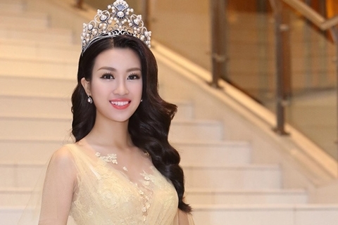 Mỹ Linh lo hơn là mừng khi trở thành Hoa hậu