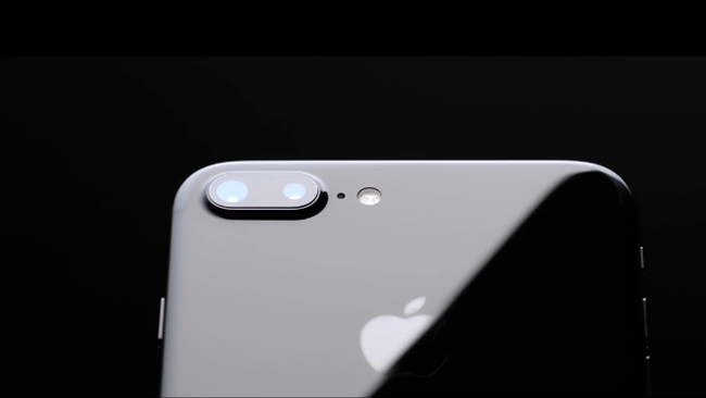 iPhone 7 Plus màu đen đẹp mê hoặc được tạo ra như thế nào?