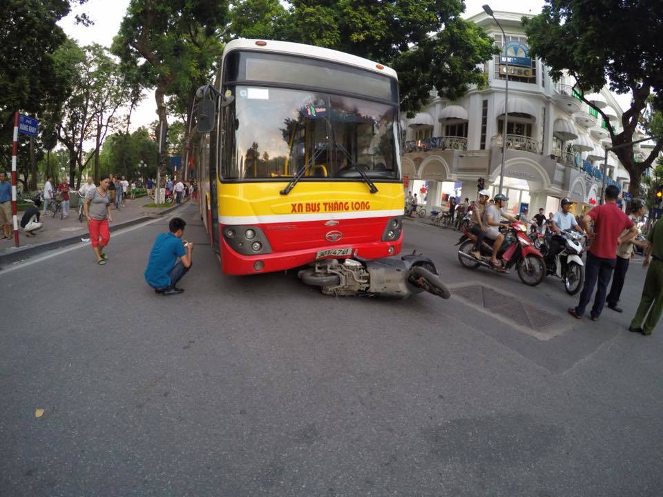 Gieo sợ hãi trên đường, xe buýt có là 'hung thần'?