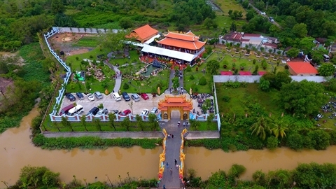Toàn cảnh nhà thờ Tổ hoành tráng của Hoài Linh
