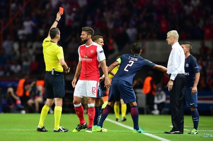 Fan Arsenal kêu gào “treo giò” Giroud 5 trận