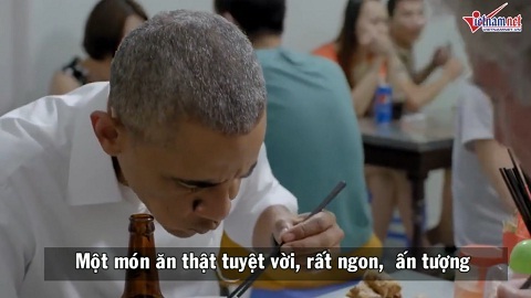 Xem Obama ăn bún chả thành thục như người Việt