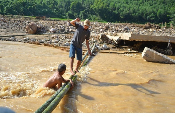 Tan hoang sau lũ quét 100 năm chưa từng có