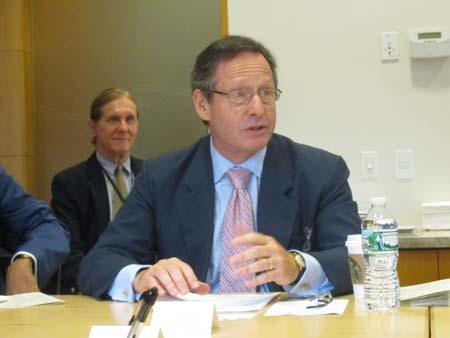 An ninh mạng: “Đừng nhắm mắt chạy qua đường”