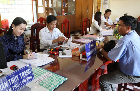 Lương thấp, sao nhiều người vẫn muốn vào Nhà nước?