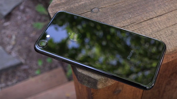 iPhone 7 phát ra âm thanh lạ khi chạy ứng dụng?