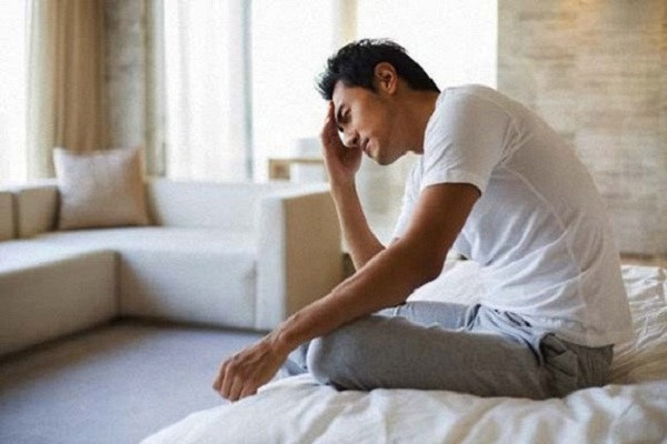 Chết lặng trước hành động của vợ và bạn thân trong phòng cưới