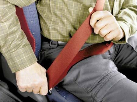 Tại sao phải thắt dây an toàn khi đi ô tô?