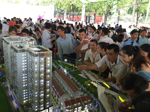 Qua thời sốt, đại gia địa ốc soi túi tiền ra giá bán