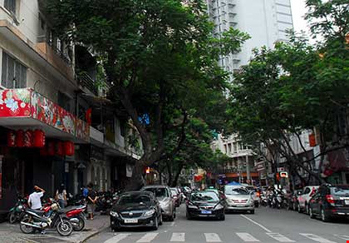 Nhà giàu “khóc thét” vì chỗ đậu xe