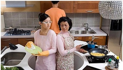 Tranh cãi chuyện ông chồng không biết nên bênh mẹ hay vợ đang bầu