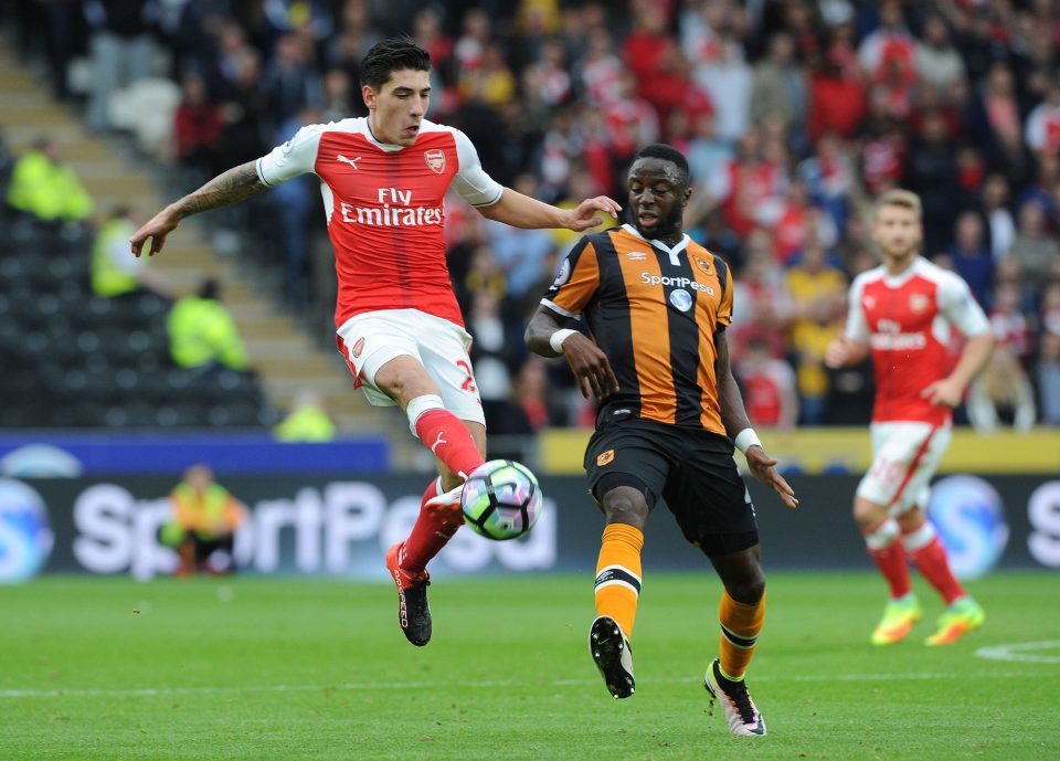 Pep ngáng đường Barca khi đua giành Bellerin