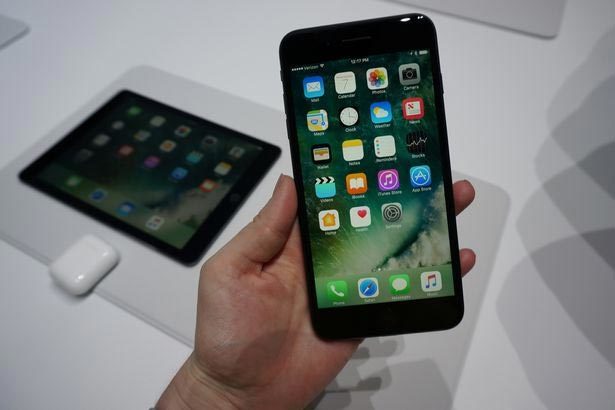 Apple lãi bao nhiêu từ một chiếc iPhone 7?