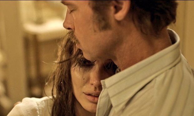 Showbiz Việt sôi sục vì vụ chia tay rúng động Hollywood
