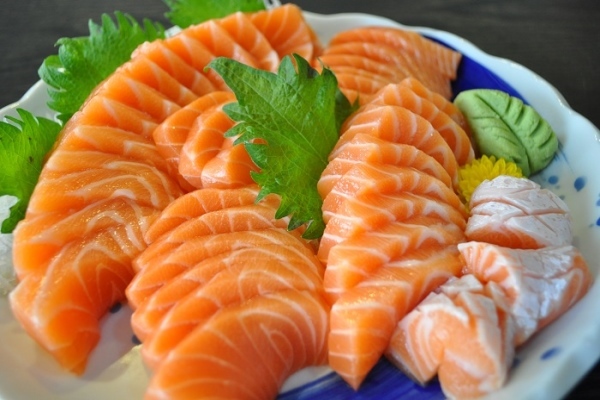Sashimi cá hồi