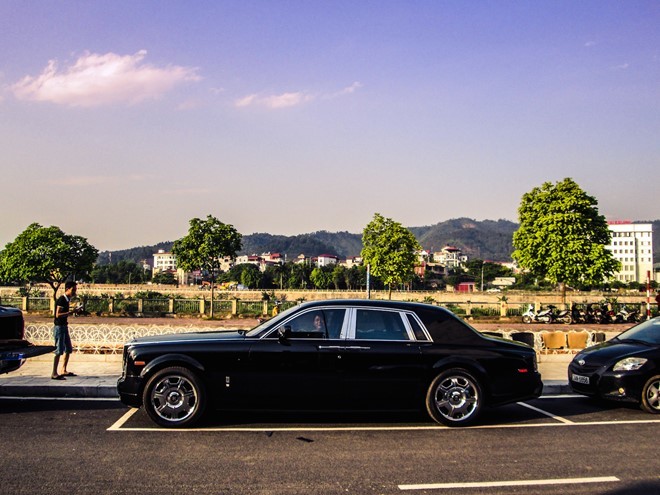 Rolls-Royce bán ở chợ xe cũ về tay đại gia Lào Cai