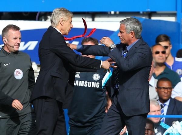 Mourinho đòi đấm vỡ mặt HLV Wenger