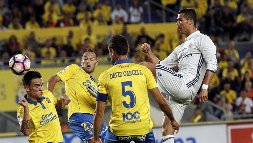 Ronaldo tịt ngòi, Real muối mặt chịu chia điểm