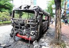 Hà Nội: Xe buýt phát nổ, bốc cháy ngùn ngụt