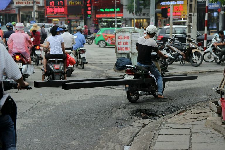 Có phải vì ta nghèo nên dễ chấp nhận cái chết?