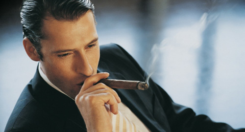 Đàn ông thành đạt chớ quên mang theo những vật này