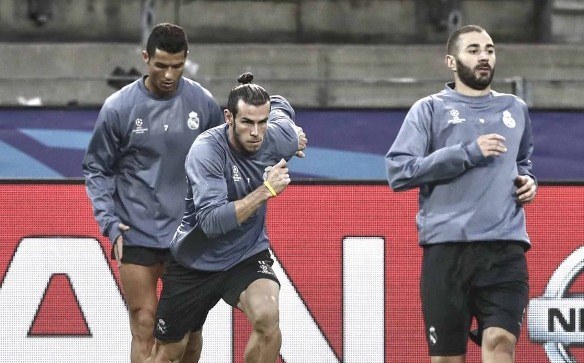 Ronaldo nổi giận, suýt đốn gãy chân Bale trên sân tập