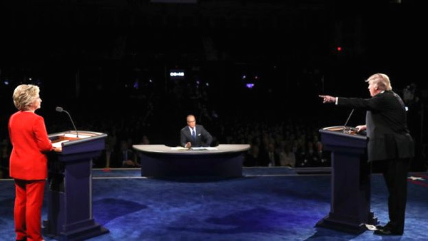Trump cảnh báo sẽ 'nã' Hillary mạnh tay hơn