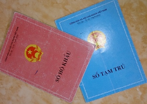 Có tên trong hộ khẩu, con trai có quyền cấm bố bán nhà?