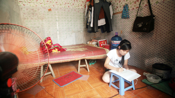 Không đăng ký tạm trú, sinh viên có nguy cơ bị xử phạt