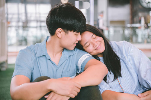 Cô gái Thái xấu xí, nặng 91 kg vẫn cưa được soái ca