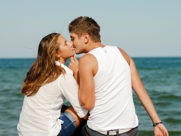 Phụ nữ không thể sex nếu thiếu nụ hôn