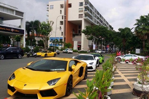 5 “siêu bò” Lamborghini tiền tỷ đại náo Sài Gòn