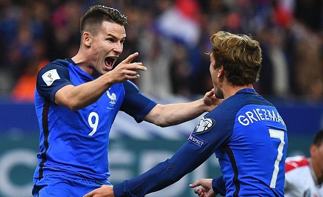 Griezmann, Payet giúp tuyển Pháp vùi dập 