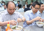 Thủ tướng làm thực khách tại quán ăn đường phố TP.HCM