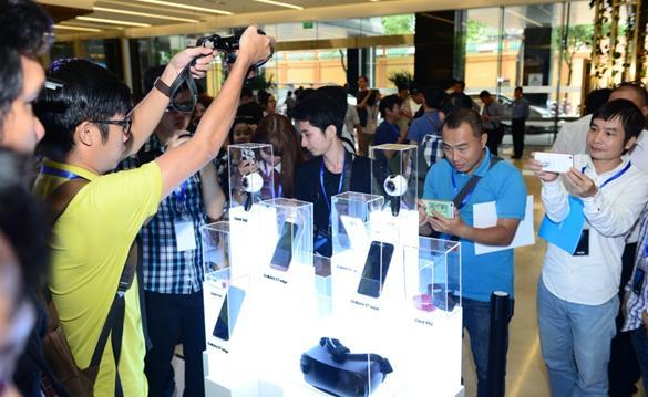 Trào lưu chụp ảnh Gear 360 “gây sốt” giới trẻ Việt