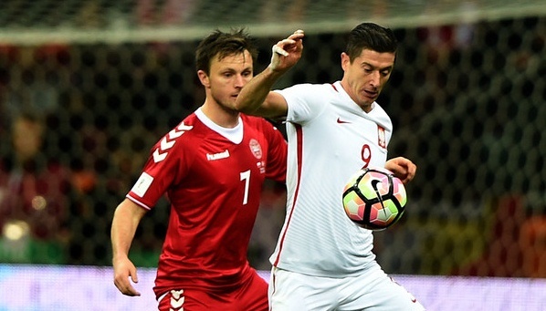 Lewandowski lập hat-trick, Ba Lan thắng siêu kịch tính