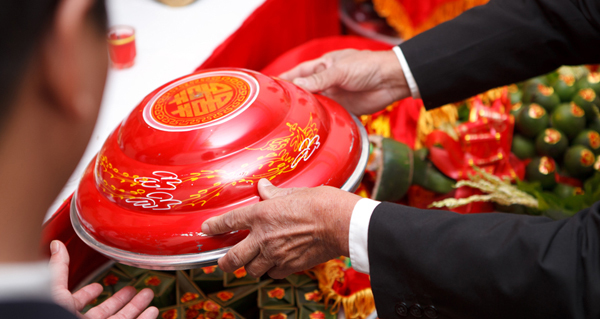 Nàng dâu ngã ngửa vì quà cưới của mẹ chồng tương lai