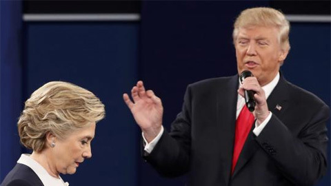 Trump 'bôi bẩn' Hillary như thế nào?