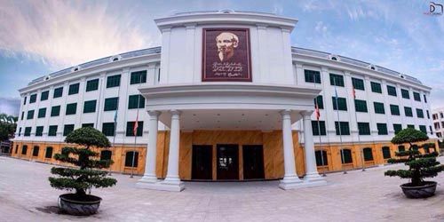 Học viện Nông nghiệp VN nhận Huân chương HCM ở tuổi 60