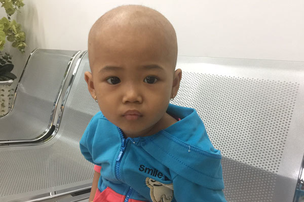 Bị ung thư, bé gái 3 tuổi cầu cứu
