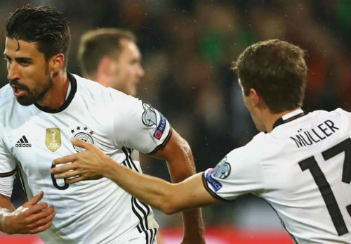 Hạ Bắc Ireland, Đức vững ngôi đầu bảng