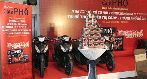 Uống café PHỐ, vi vu PHỐ